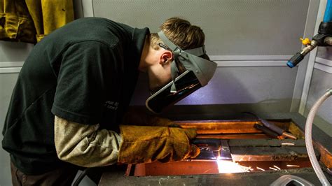 sheet metal fabricator apprenticeships